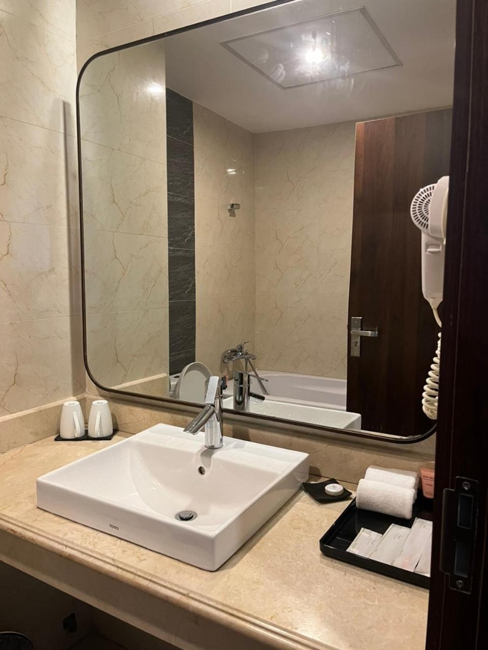 Muong Thanh Vinh Hotel מראה חיצוני תמונה